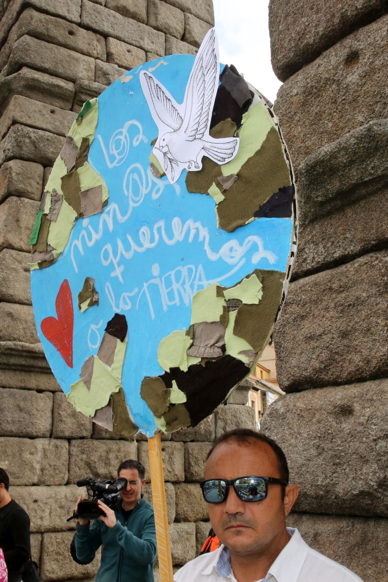 Fotos de la concentración por la paz en Segovia
