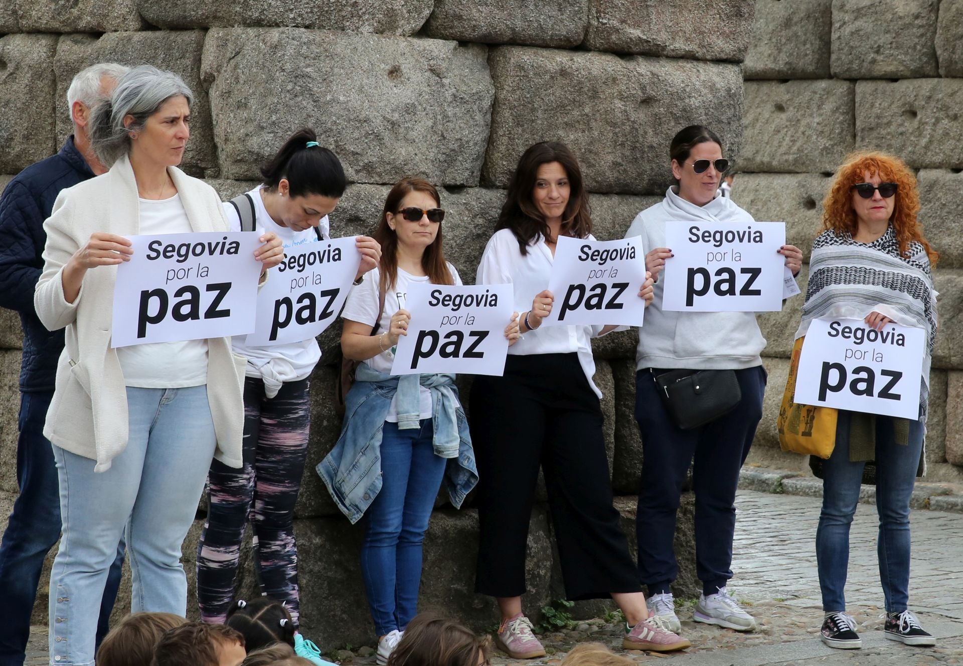 Fotos de la concentración por la paz en Segovia