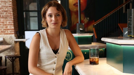 La actriz vallisoletana Ana Garcés en el bar Los Ilustres.