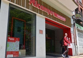 Supermercado de Alcampo en la plaza de San Juan