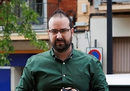 El exprocurador socialista Angel Hernández acude a la Audiencia provincial de Soria para una audiencia preliminar.