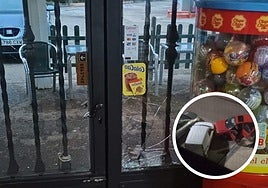 Destrozos en el intento de asalto a un bar de Mayorga. En el círculo, final de la persecución de los sospechosos.