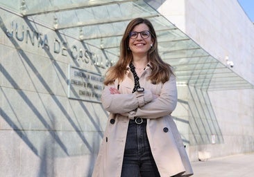 Una funcionaria de diez: «Me siento orgullosa de la formación que he recibido en la UVa»
