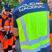 Policías y miembros de Protección Civil coordinan la búsqueda.
