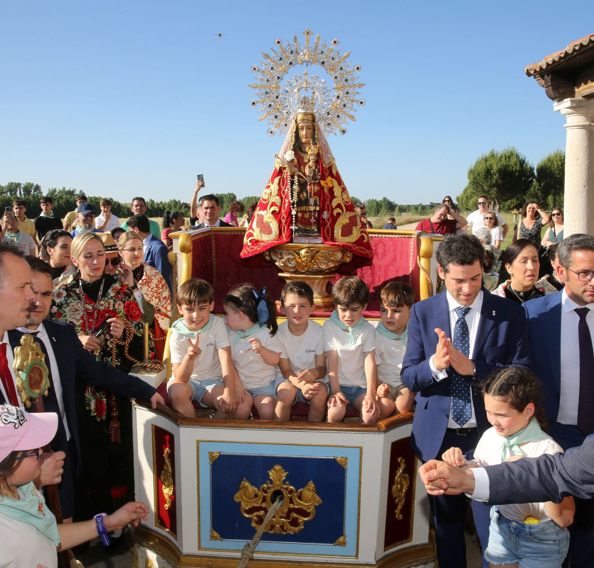 La romería de la Virgen del Bustar, en imágenes