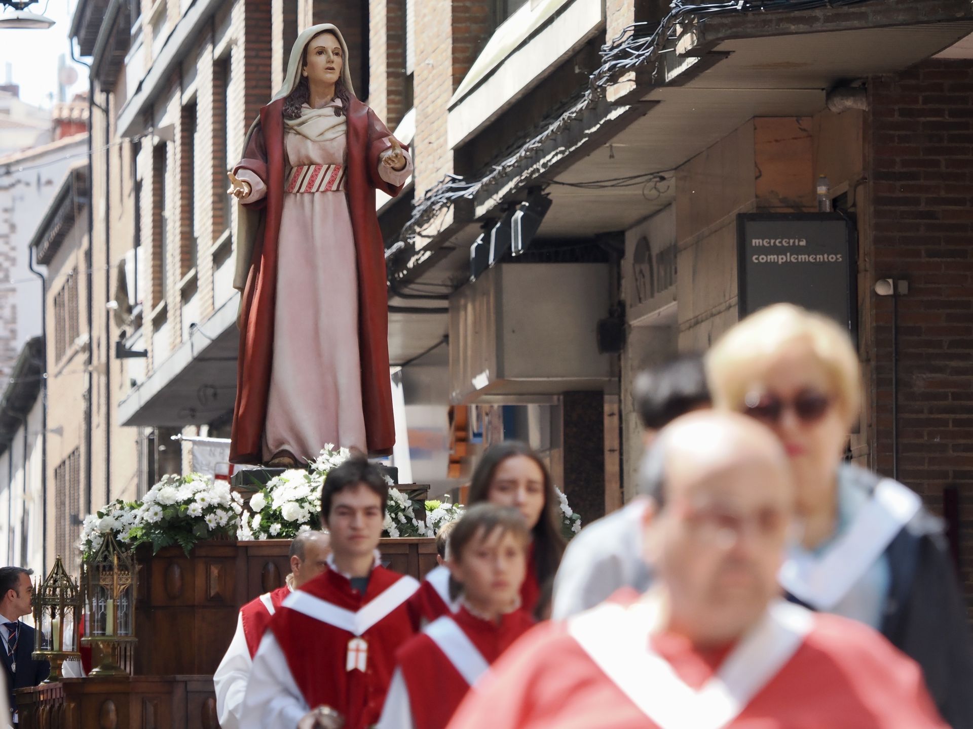La procesión de la Virgen de la Alegría, en imágenes