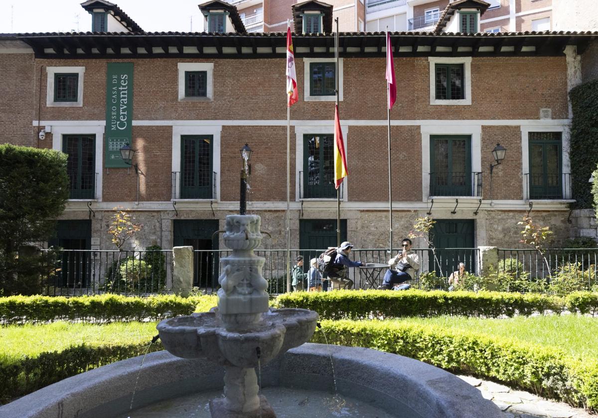 La Casa de Cervantes se acerca al enigma del rostro del escritor a través de cine al aire libre, música y conferencias