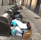 Contenedores en la Calle de los Bares.
