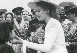 El «atípico» traje que Valladolid regaló a Eva Perón