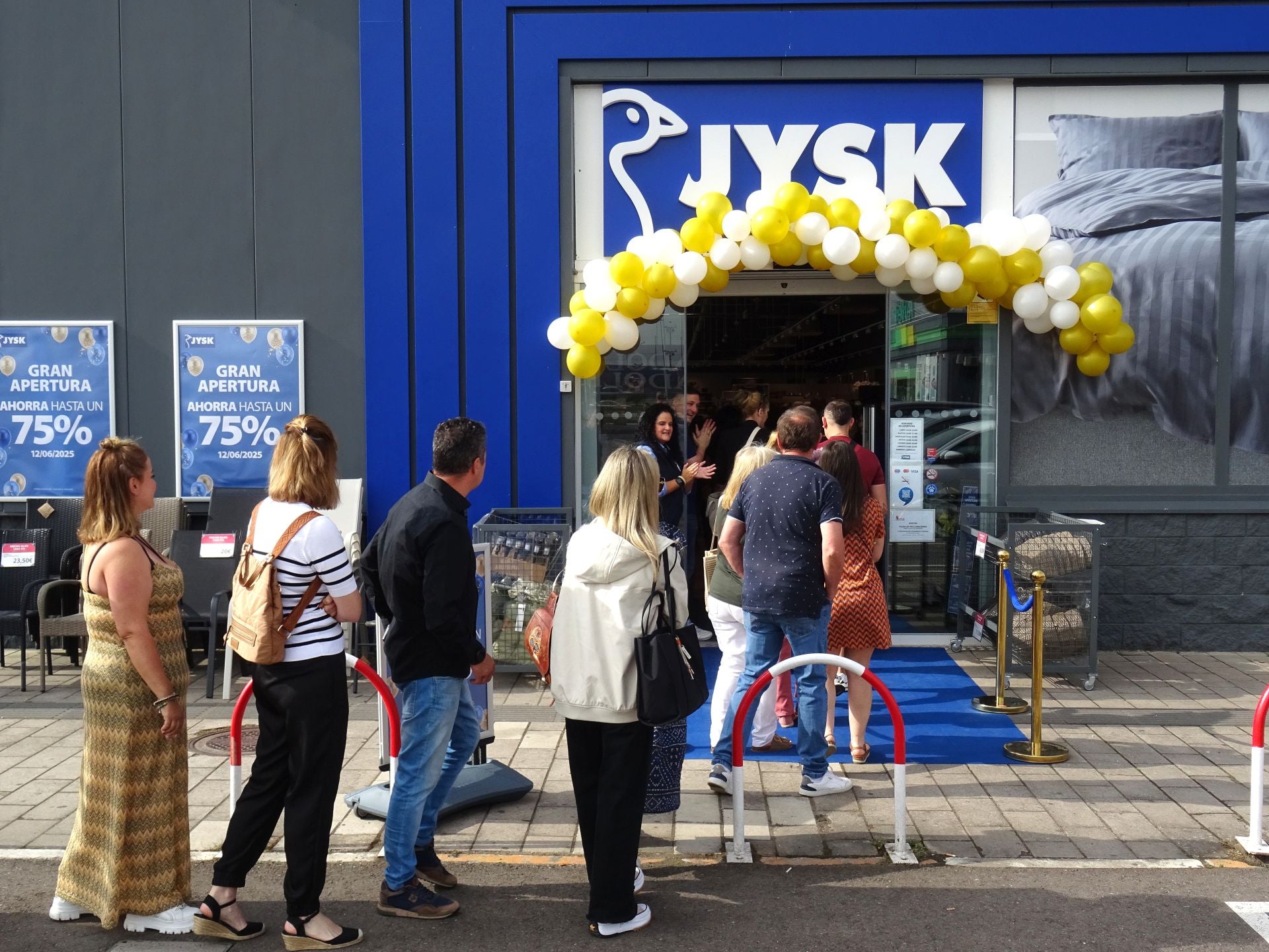 Las fotos de la inauguración de la tienda de la cadena Jysk en Valladolid