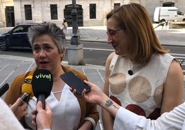 Cristina Colino (izquierda), este viernes junto a Rocío Anguita.