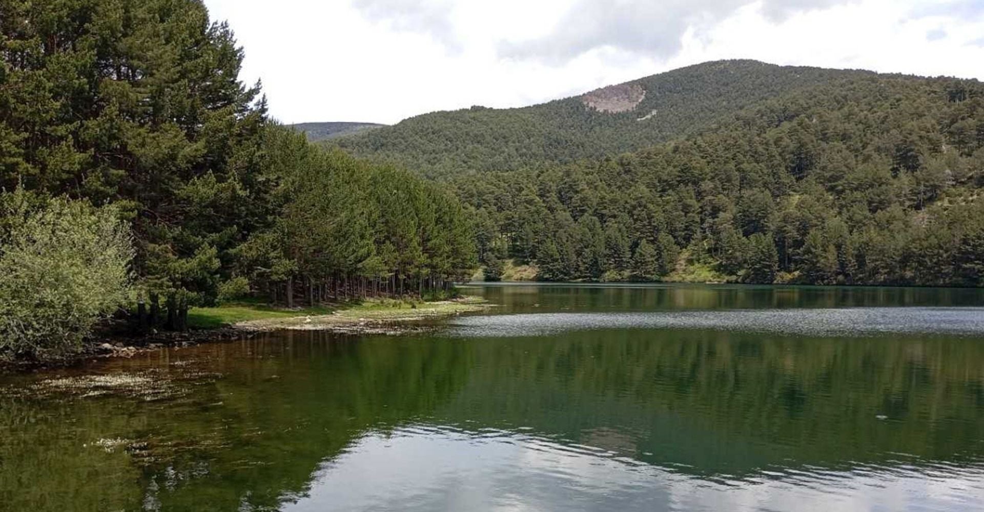 Embalse de El Tejo, en la sierra de Guadarrama.