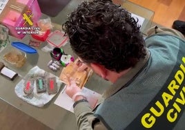 Registro en uno de los domicilios intervenidos en la operación.