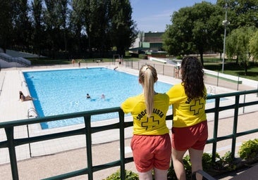Los primeros usuarios disfrutan de las piscinas de Valladolid: «Con el calor que hace, tenían que abrir antes»