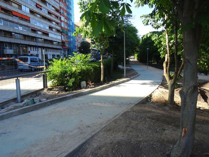 Las obras del carril bici de Isabel la Católica, en imágenes