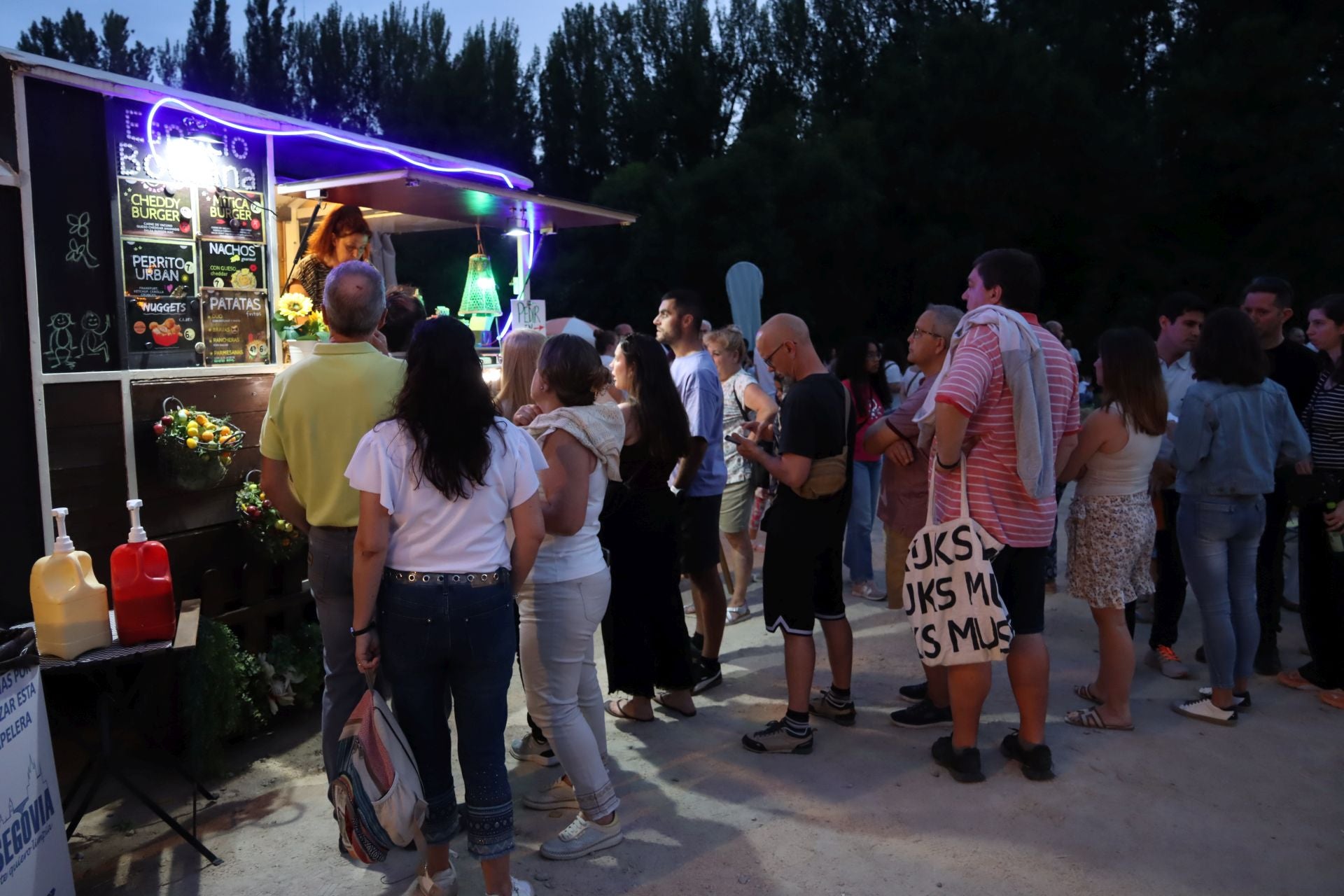 El espectáculo de drones por el Picnic Day, en imágenes