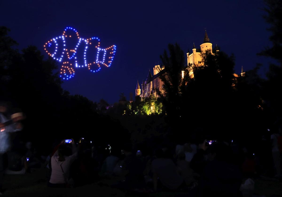 El espectáculo de drones por el Picnic Day, en imágenes