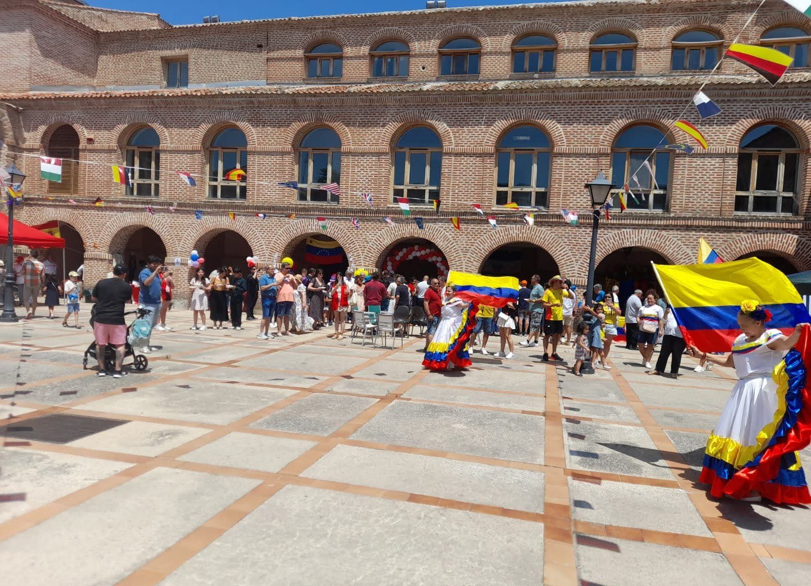La fiesta gastronómica y multicultural de Olmedo, en imágenes