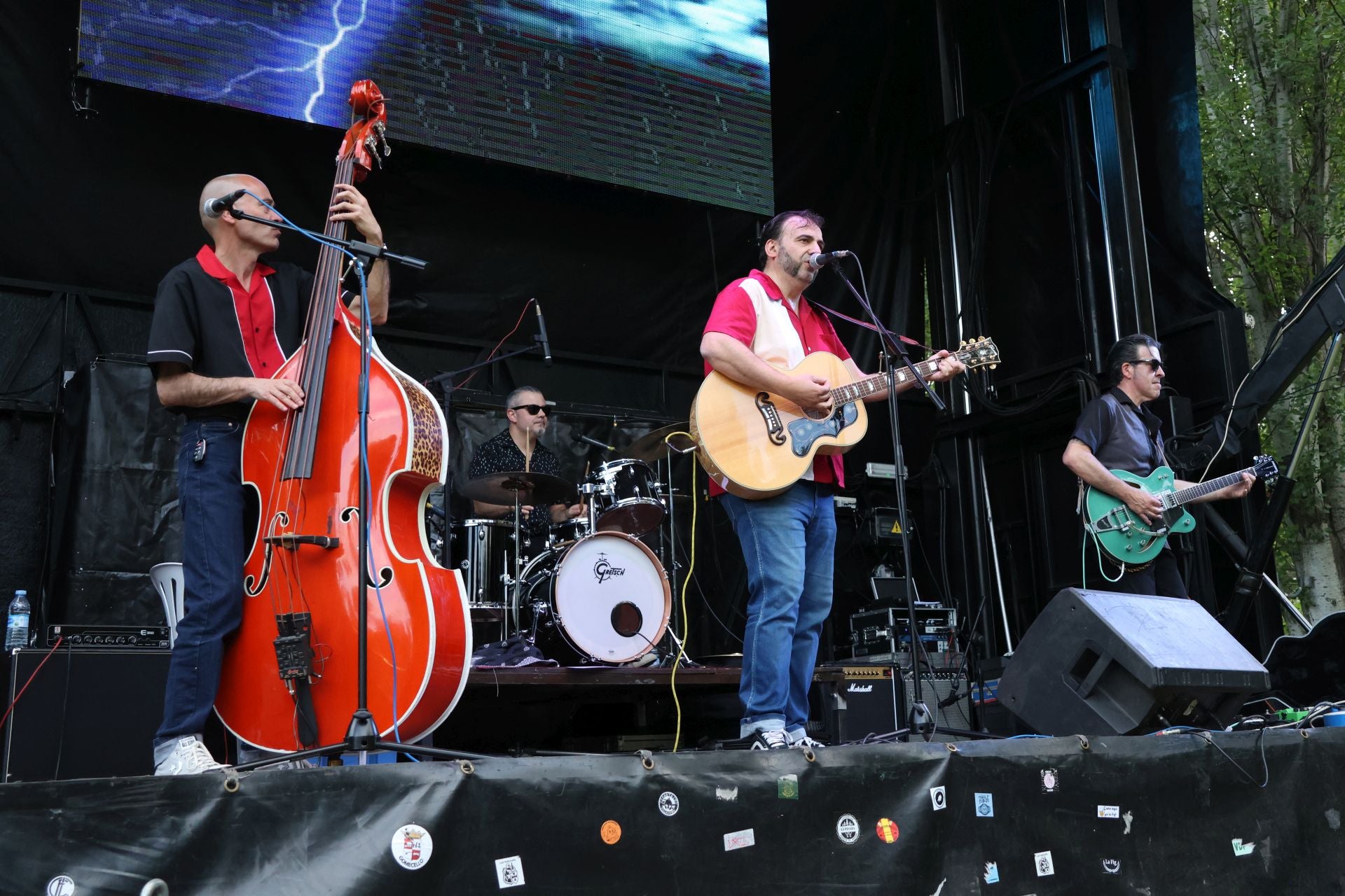 Las imágenes de los conciertos en el festival Mirarock de Santovenia