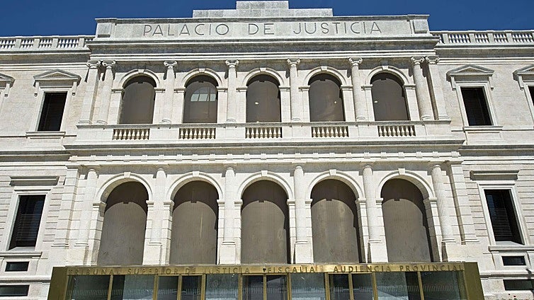 Rebajan de cinco a tres años la condena a un hombre que intentó agredir sexualmente a una niña de nueve años