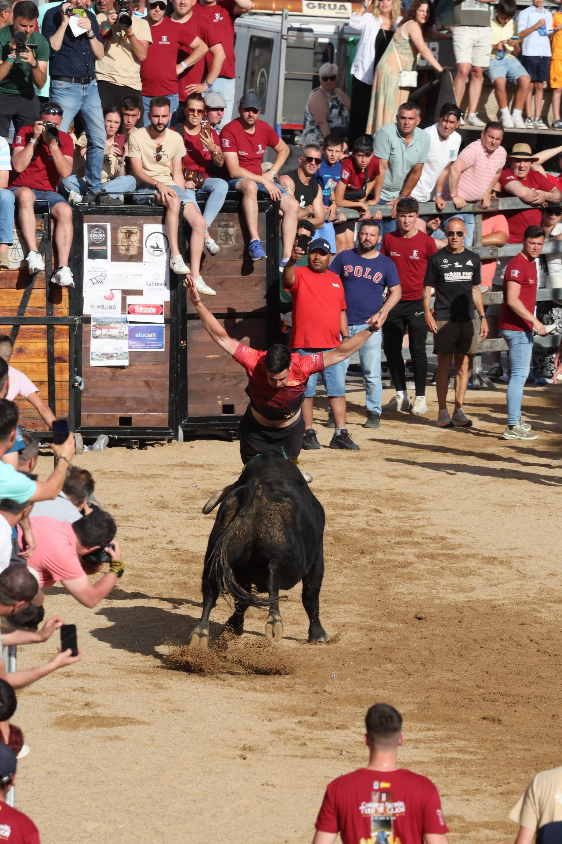 Las imágenes de la espectacular cogida en el encierro de Medina
