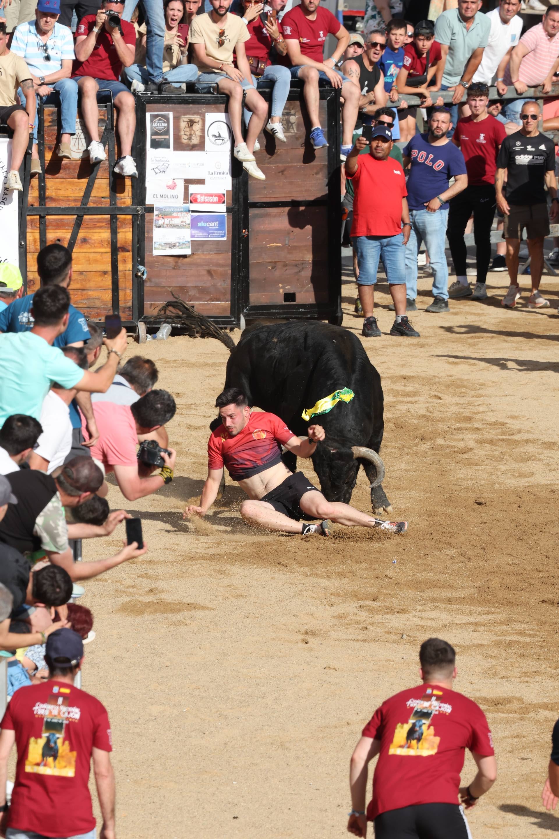 Las imágenes de la espectacular cogida en el encierro de Medina