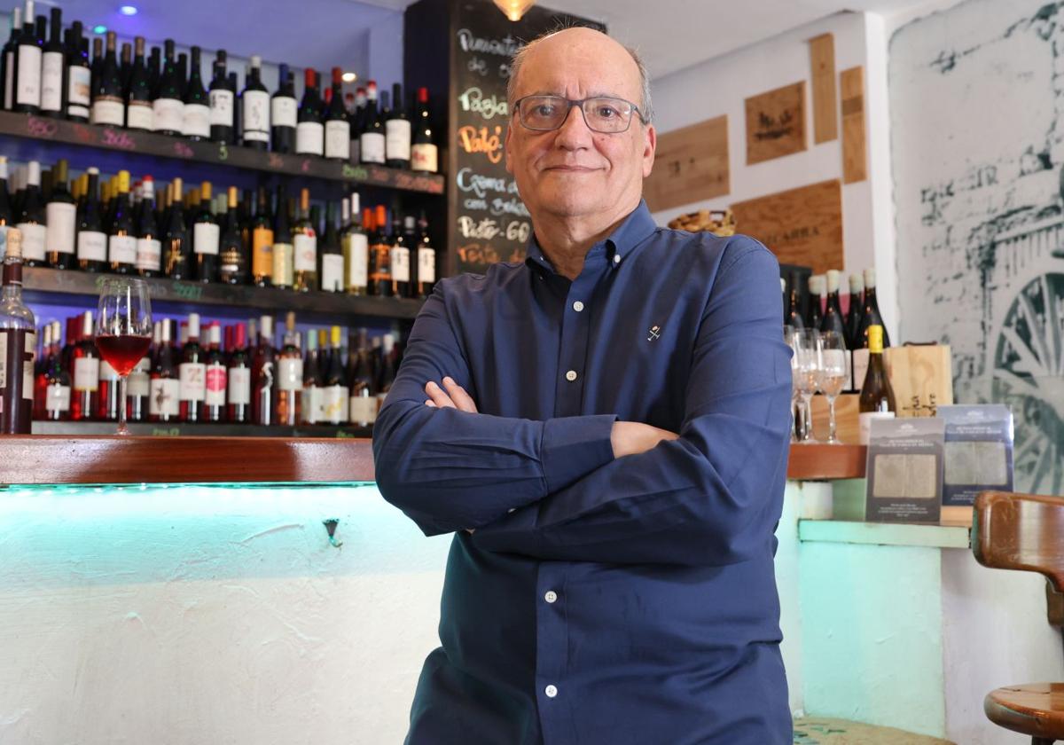 El escritor vallisoletano Gustavo Martín Garzo en la Microbodega Urbana.