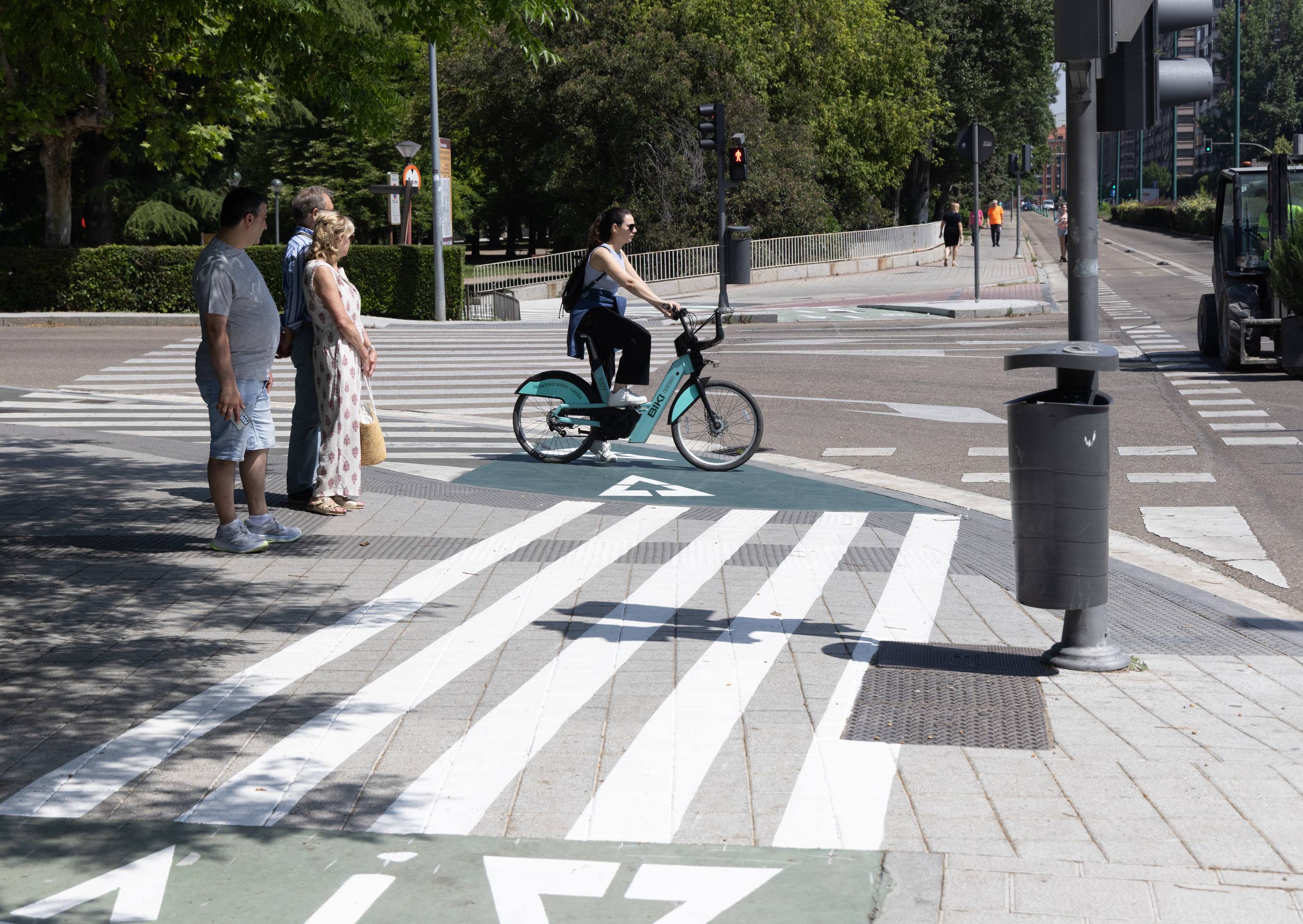 La inauguración del nuevo carril bici de Isabel la Católica, en imágenes