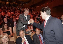 De canapé, chascarrillo de Ábalos y Cerdán