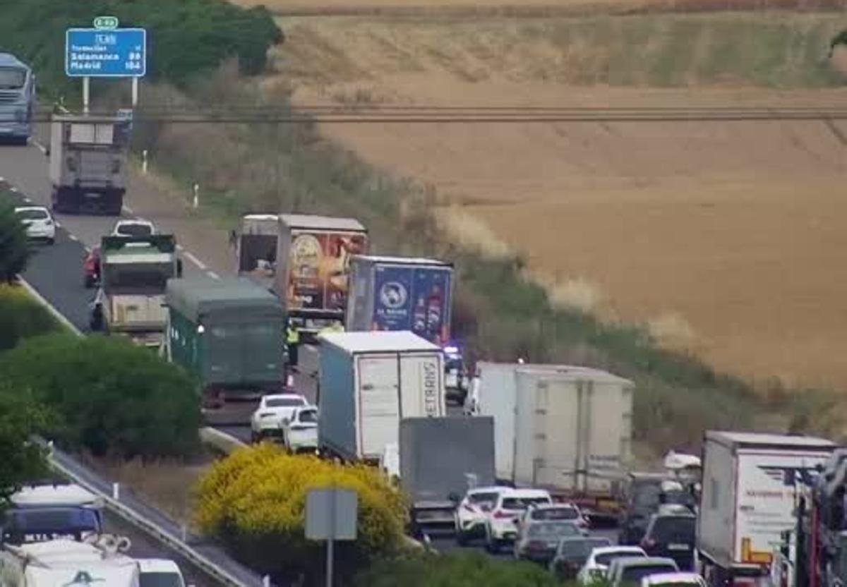 Retenciones a la altura de Geria por un accidente, según informa la DGT.