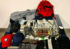 Material incautado tras la detención de las personas ahora absueltas.
