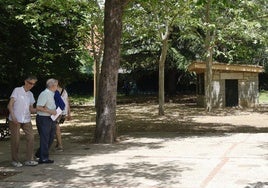Pequeña caseta de la cafetería de la Huerta de Guadián.