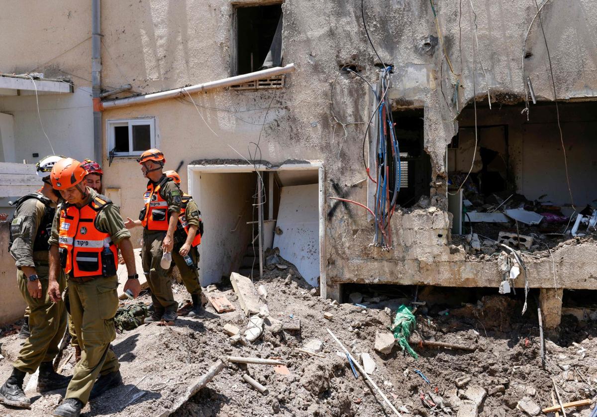 Daños en un edificio de Israel afectado por el impacto de un dron lanzado por Irán.