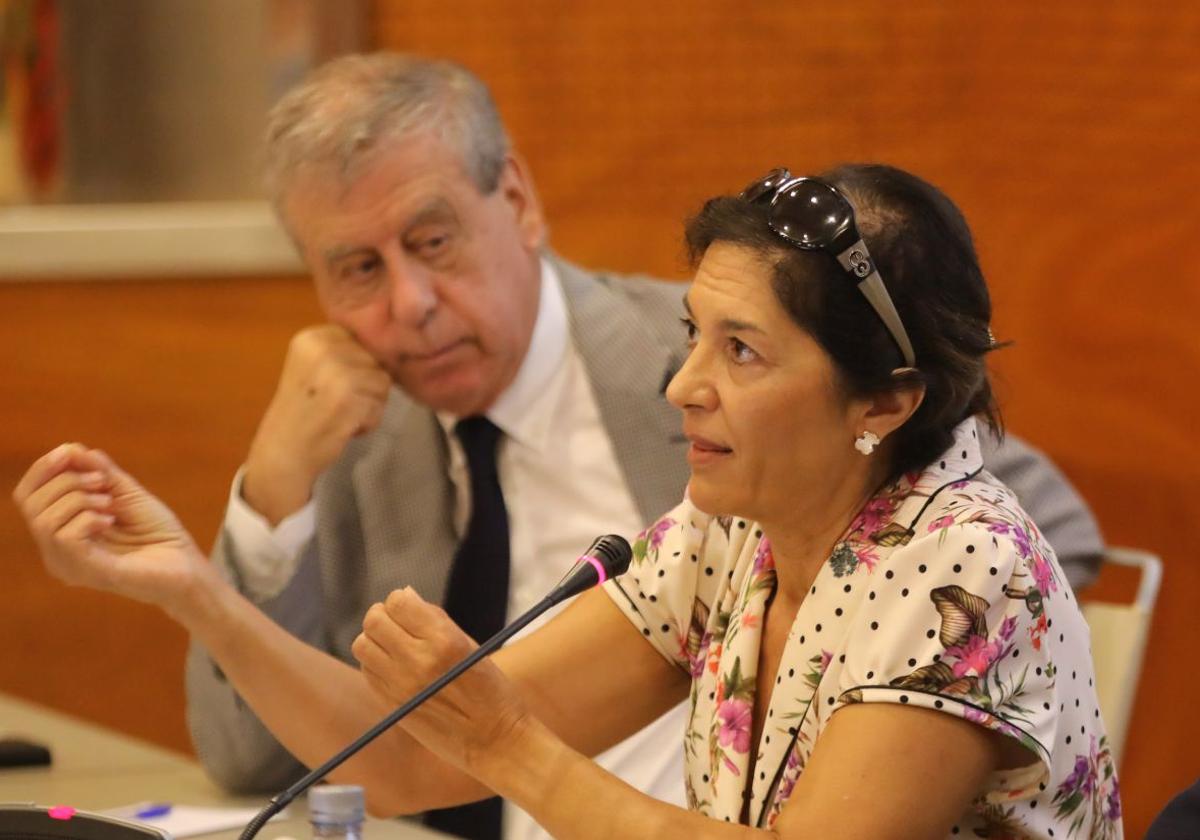 Francisco Sosa Wagner y Mercedes Fuertes.