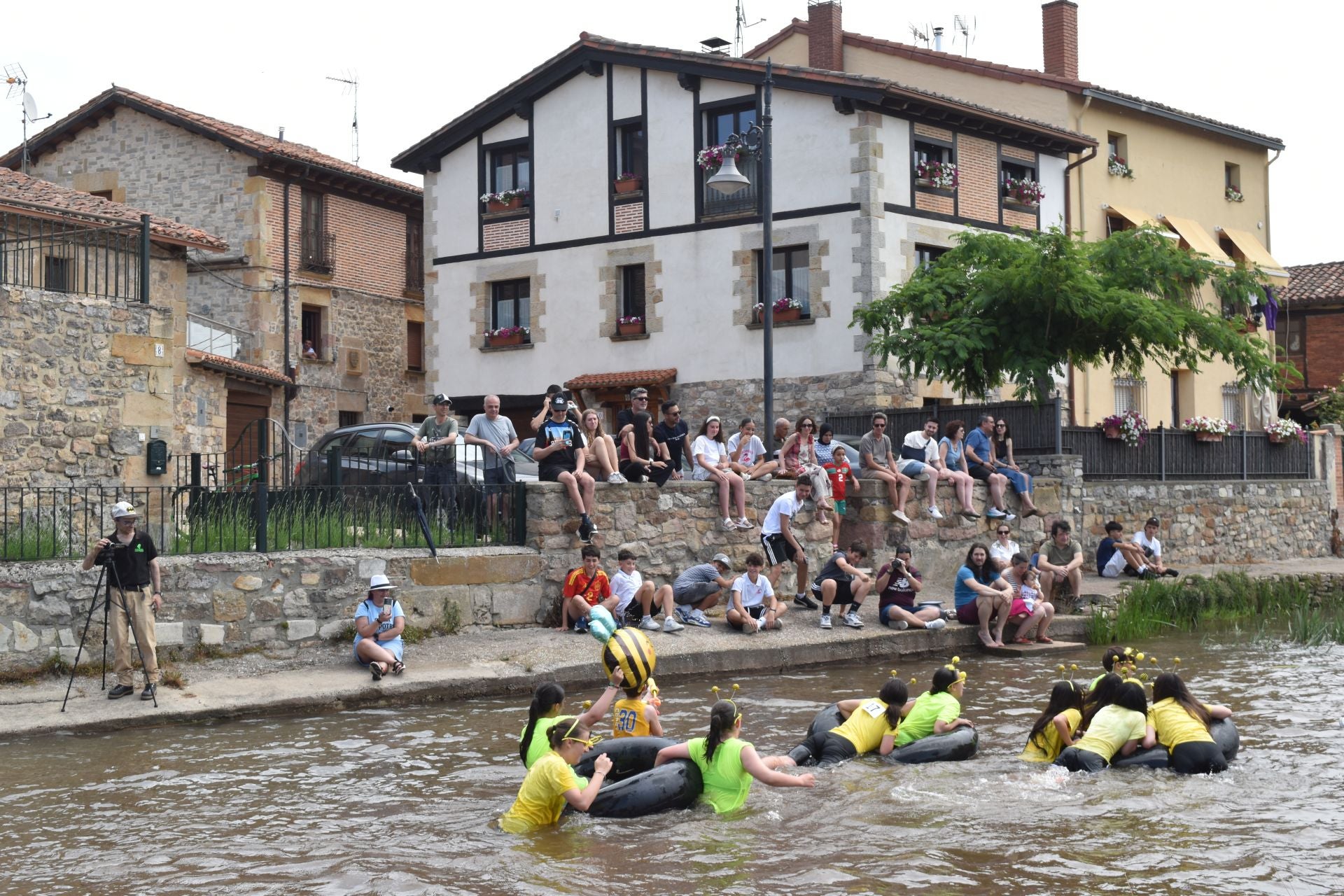 El Pisuerga se llena de coloridos hinchables
