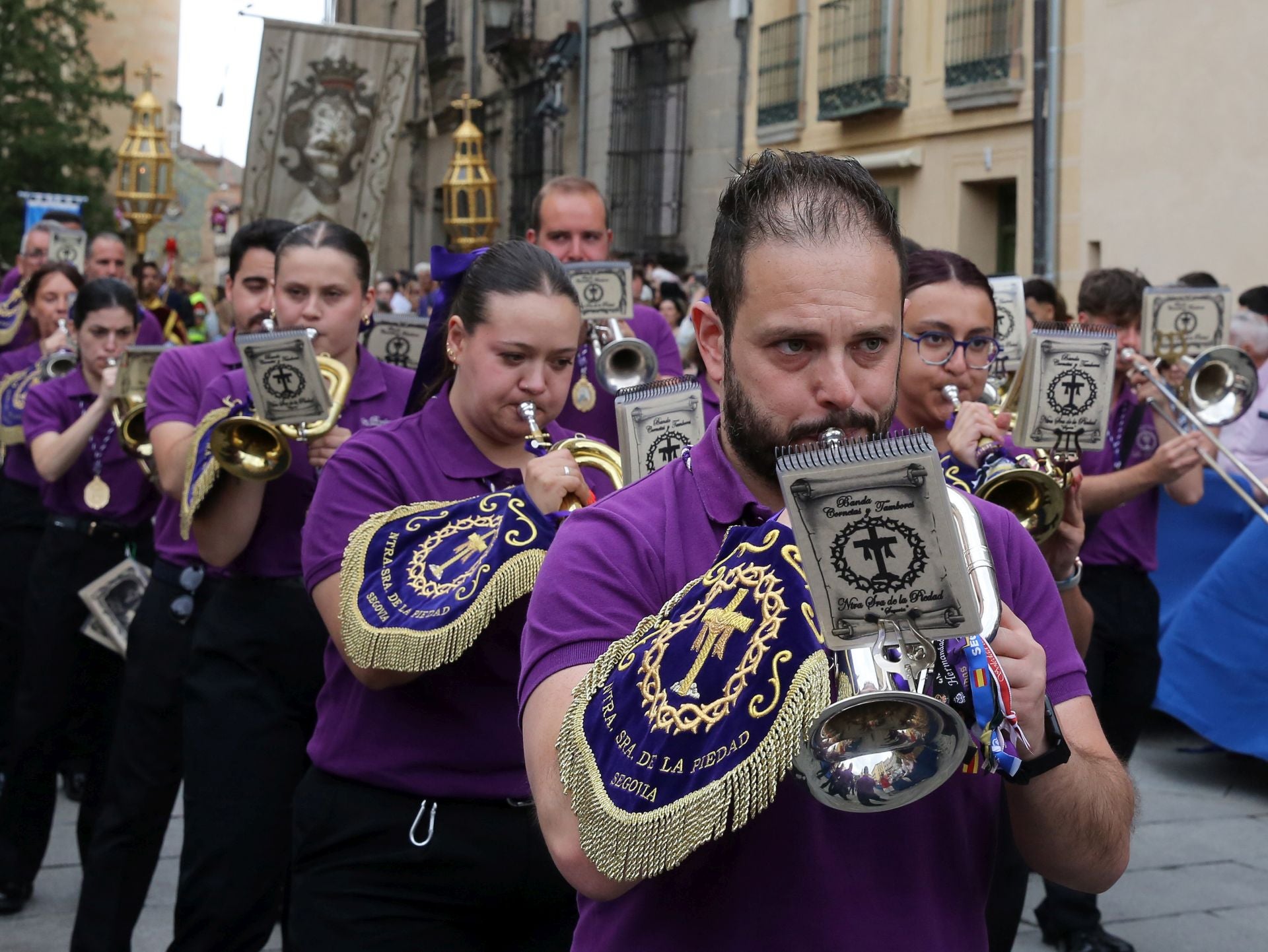 La accidentada procesión del Corpus, en imágenes