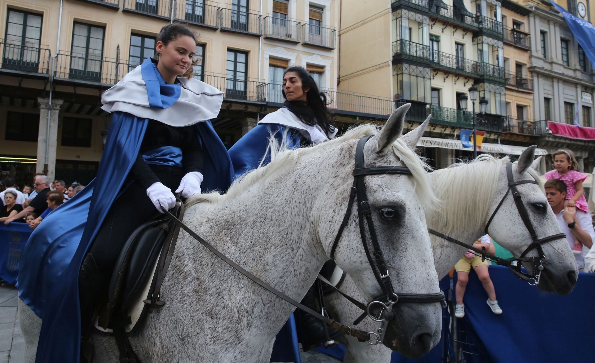 La accidentada procesión del Corpus, en imágenes