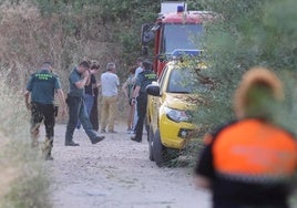 Dispositivo montado en Alba de Tormes en las inmediaciones del río para buscar al joven desaparecido este domingo mientras se bañaba.