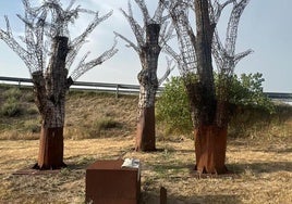 Segunda escultura del proyecto 'Senda árbol, piedra, hierro'.