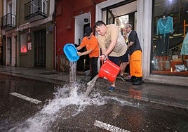 Negocios de la calle Esgueva después de las inundaciones del 3 de junio de 2025