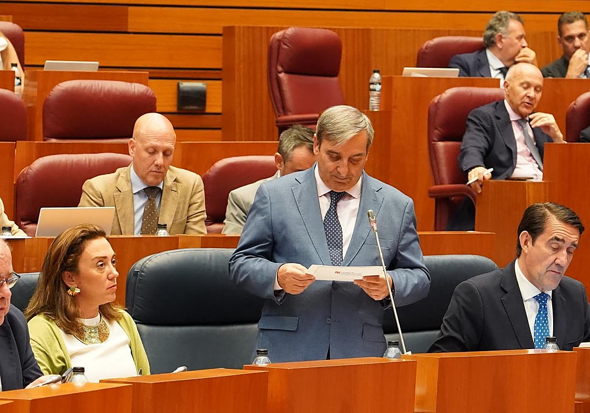 Intervención del consejero de Movilidad y Transformación Sostenible, José Luis Sanz Merino, en el Pleno de las Cortes.