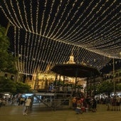 Decoración especial de la Plaza Mayor durante las Ferias y Fiestas de San Juan y San Pedro.