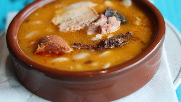 Las fabes asturianas con compango de esta sidrería son una delicia.