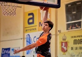 Pablo Martín realiza un mate, una de sus principales características.