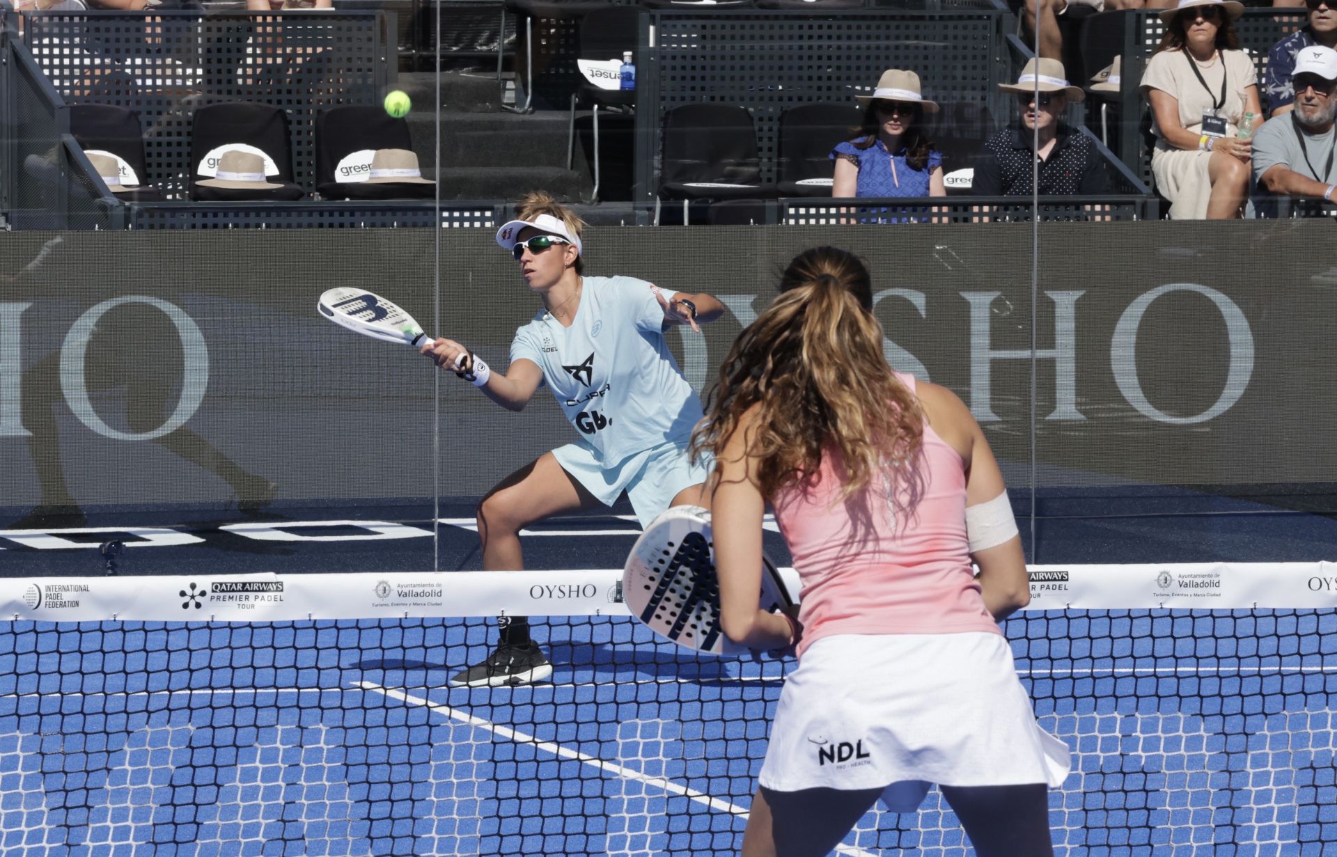 Las imágenes de la penúltima jornada del Premier Padel en la Plaza Mayor