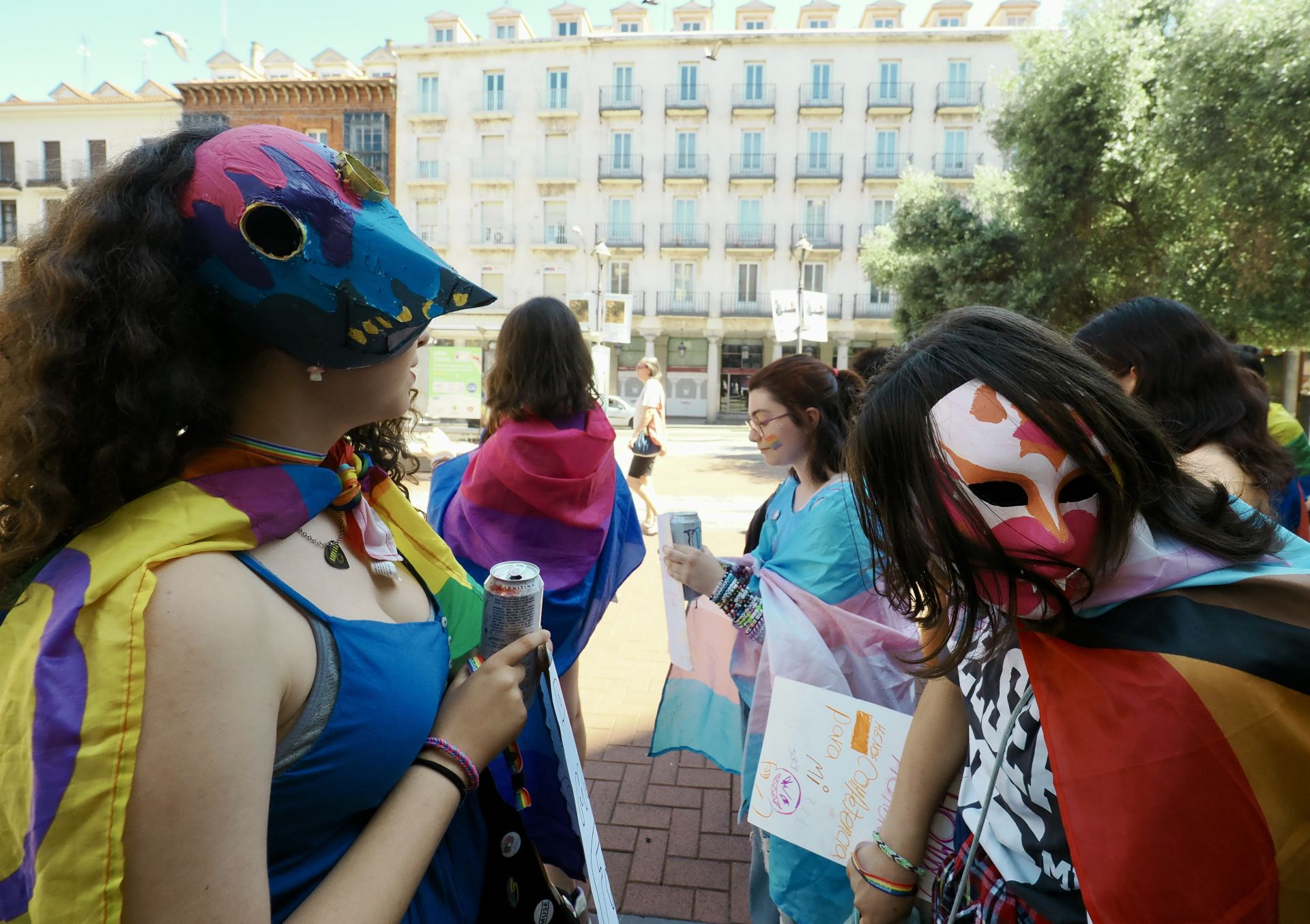 Las imágenes de la manifestación LGTBI en Valladolid