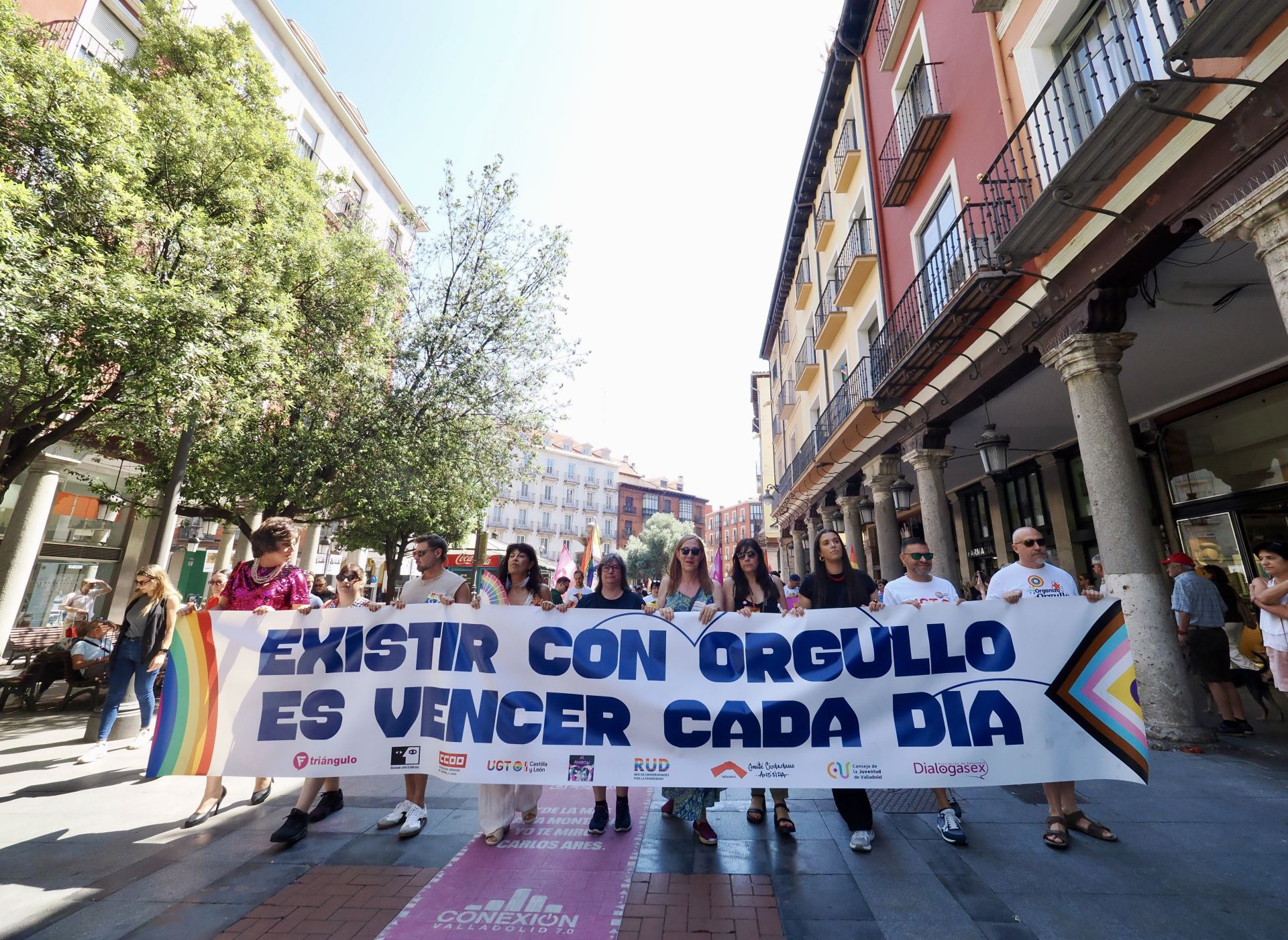 Las imágenes de la manifestación LGTBI en Valladolid