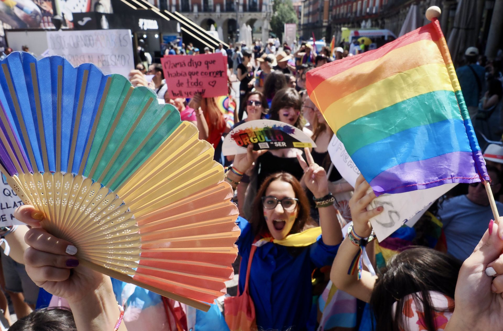 Las imágenes de la manifestación LGTBI en Valladolid