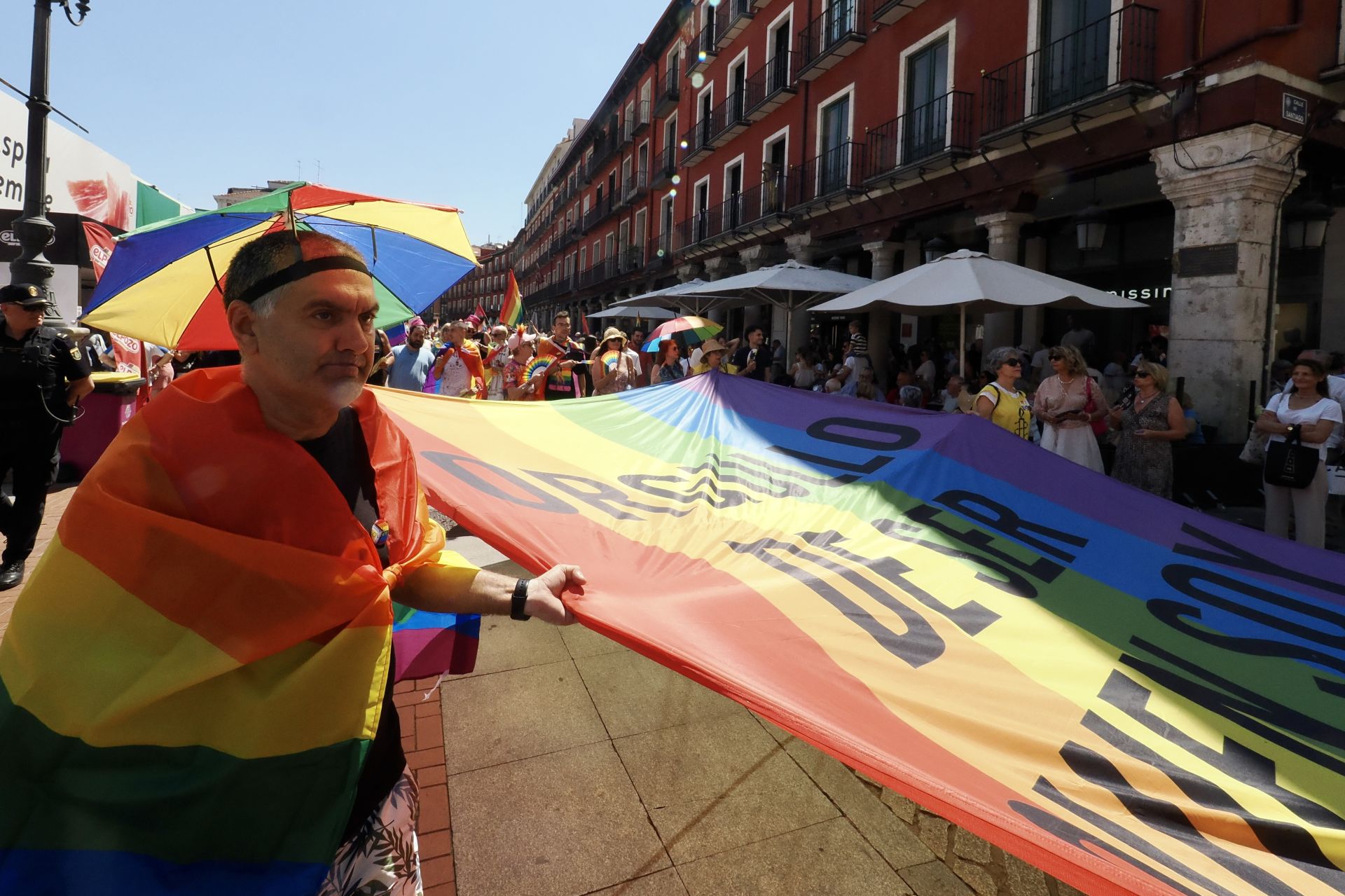 Las imágenes de la manifestación LGTBI en Valladolid