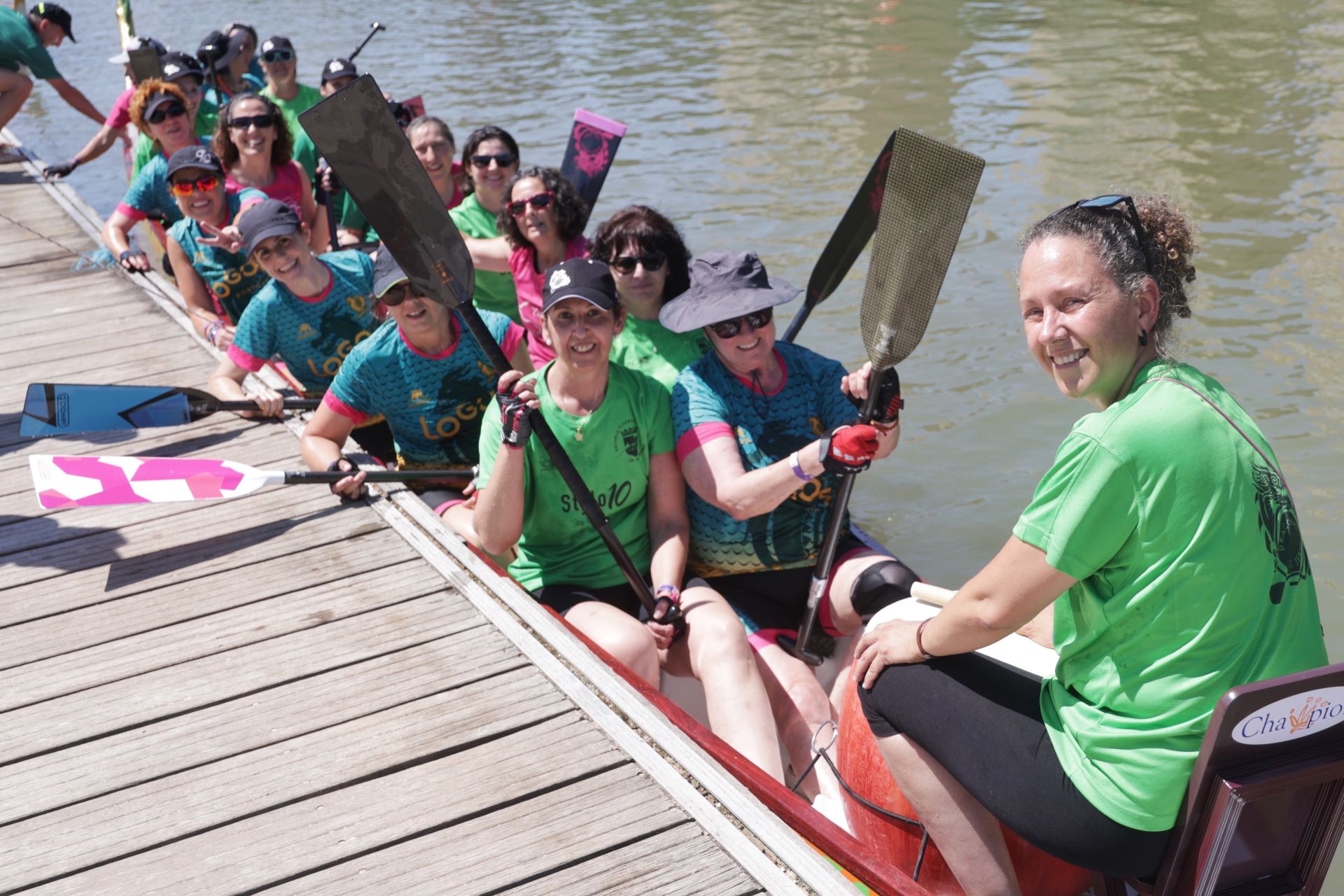 Las imágenes de las Valkirias en el Pisuerga a ritmo de la modalidad Dragon Boat
